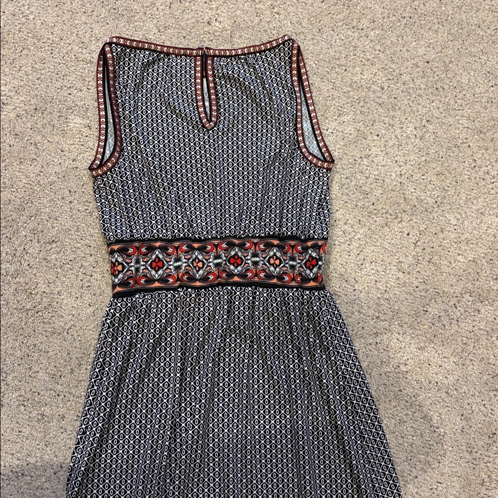 Max Studio Geometric Maxi Dress - Black and Red - Picture 5 of 5